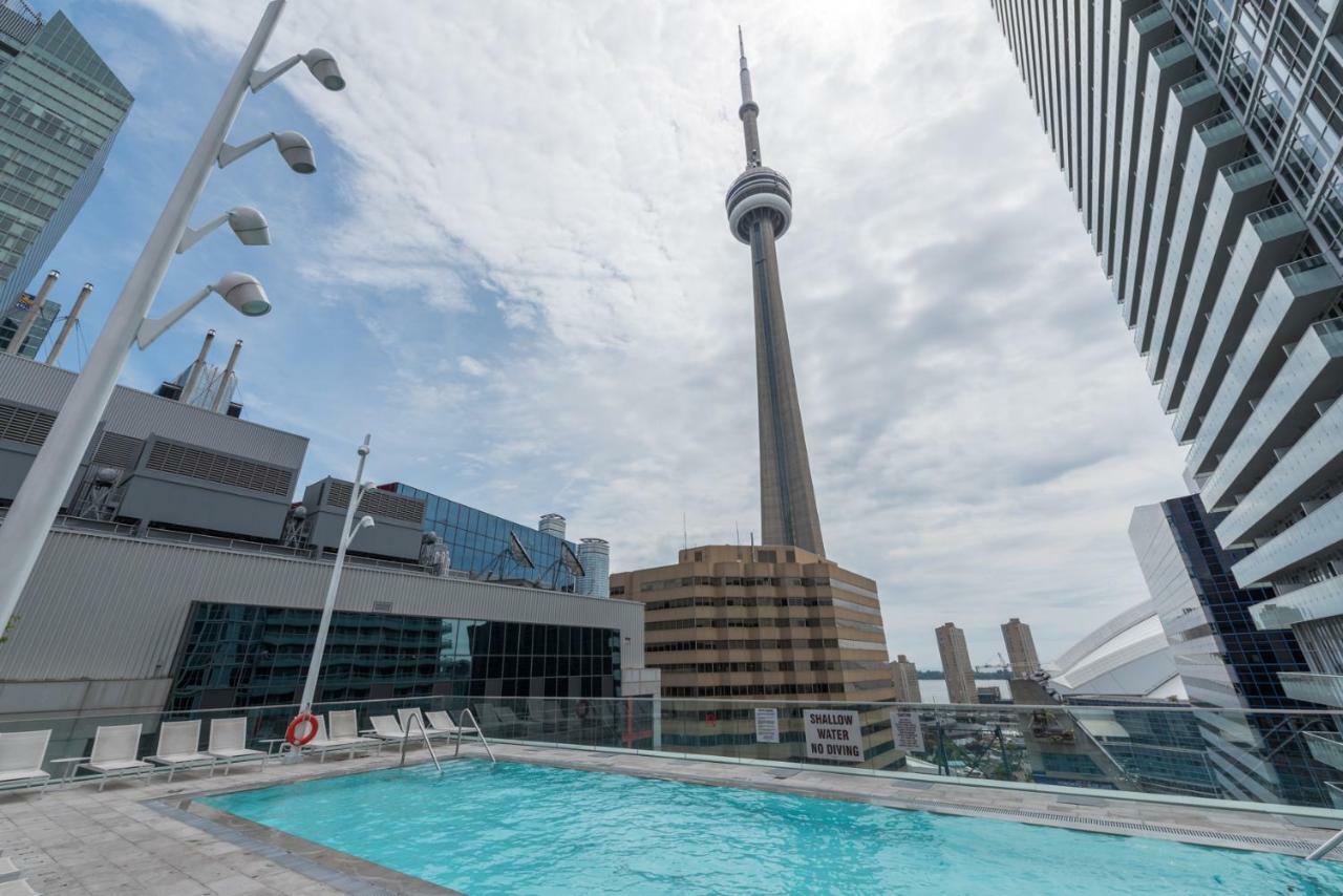 Luxury Condo On Cn Tower Toronto Luaran gambar