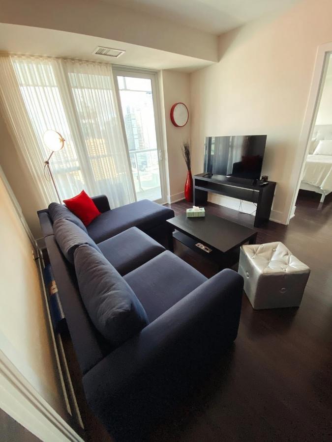 Luxury Condo On Cn Tower Toronto Luaran gambar