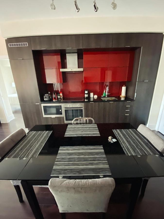 Luxury Condo On Cn Tower Toronto Luaran gambar