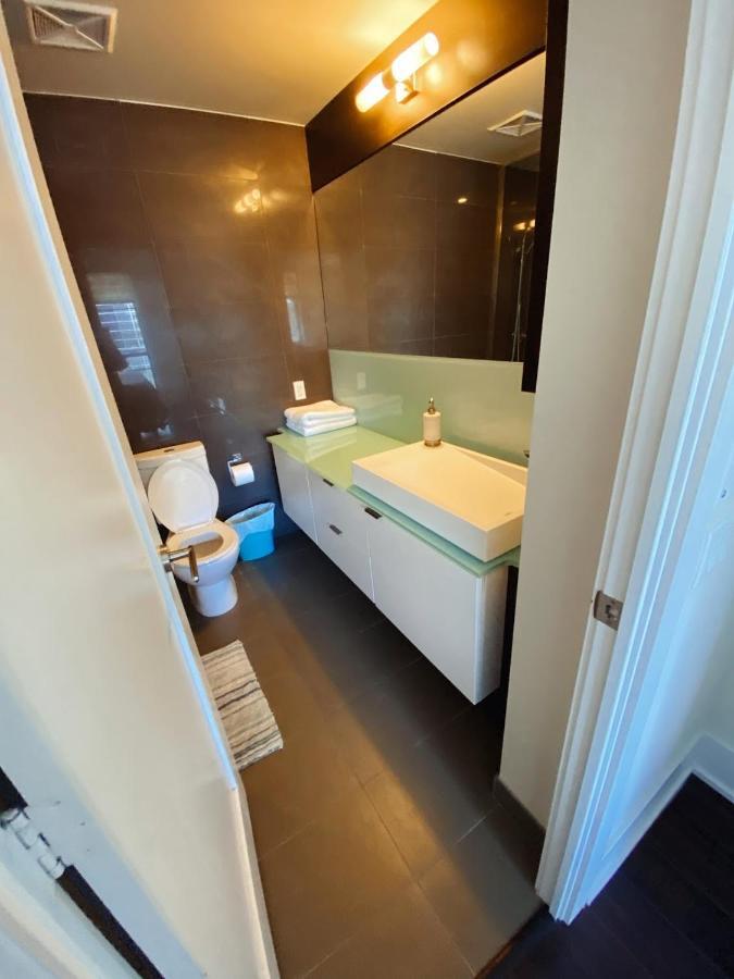 Luxury Condo On Cn Tower Toronto Luaran gambar